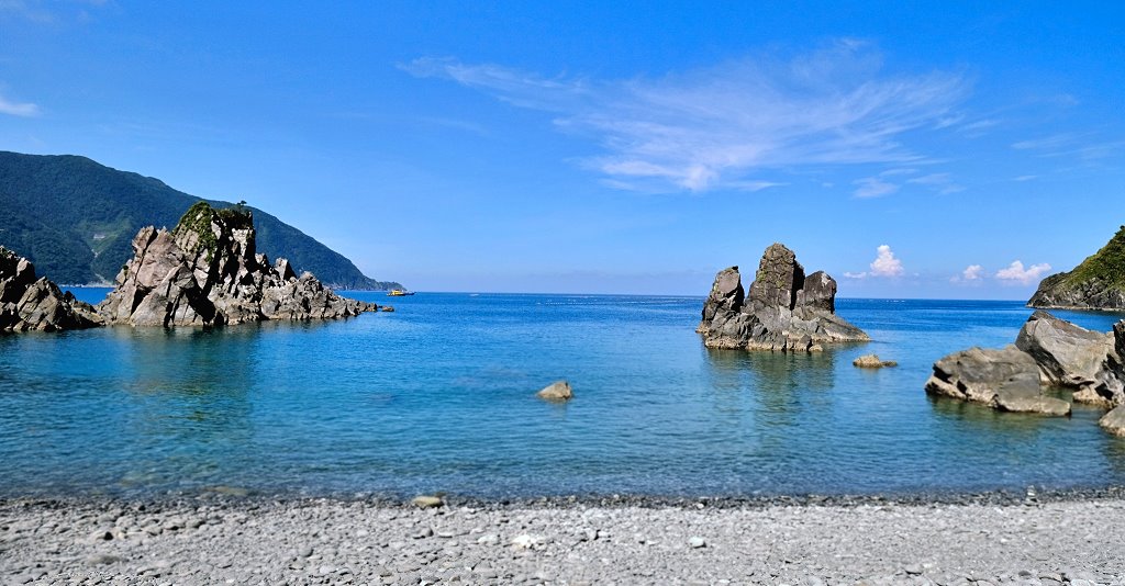 宜蘭東澳︱粉鳥林漁港秘境.漸層的藍色海水超級夢幻,有台版下龍灣之稱 @QQ的懶骨頭 宜蘭東澳︱粉鳥林漁港秘境.漸層的藍色海水超級夢幻,有台版下龍灣之稱 @QQ的懶骨頭
