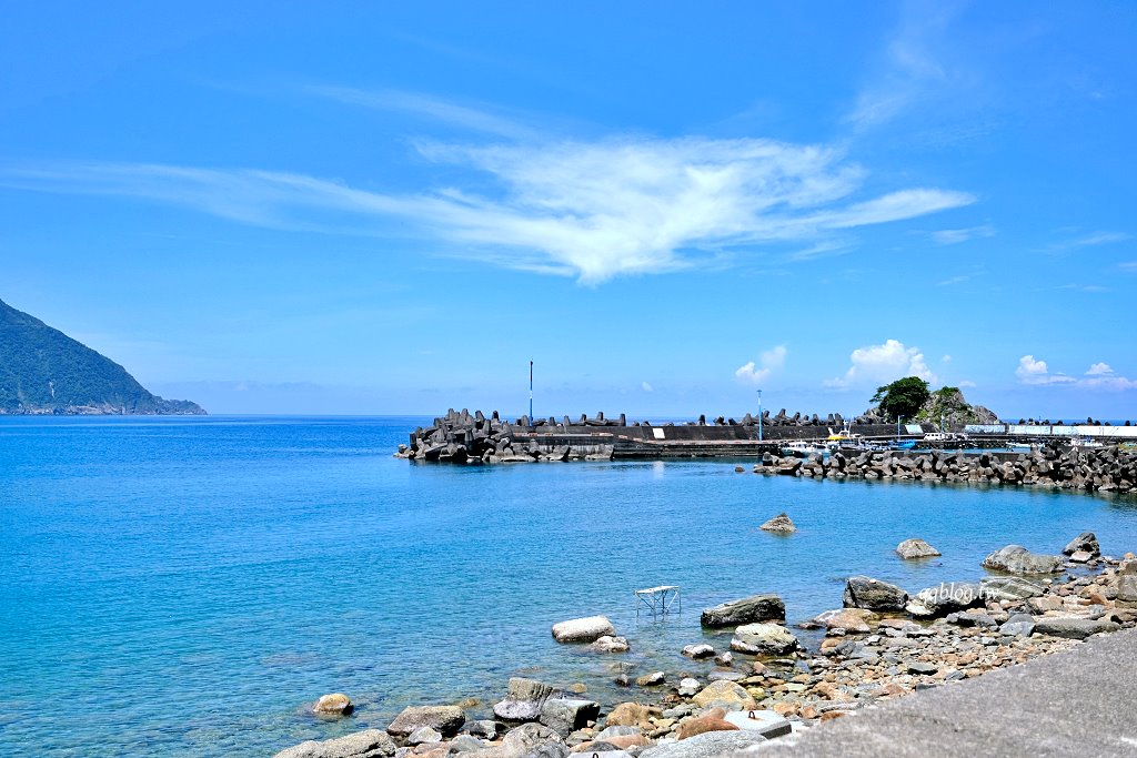 宜蘭東澳︱粉鳥林漁港秘境.漸層的藍色海水超級夢幻,有台版下龍灣之稱 @QQ的懶骨頭 宜蘭東澳︱粉鳥林漁港秘境.漸層的藍色海水超級夢幻,有台版下龍灣之稱 @QQ的懶骨頭