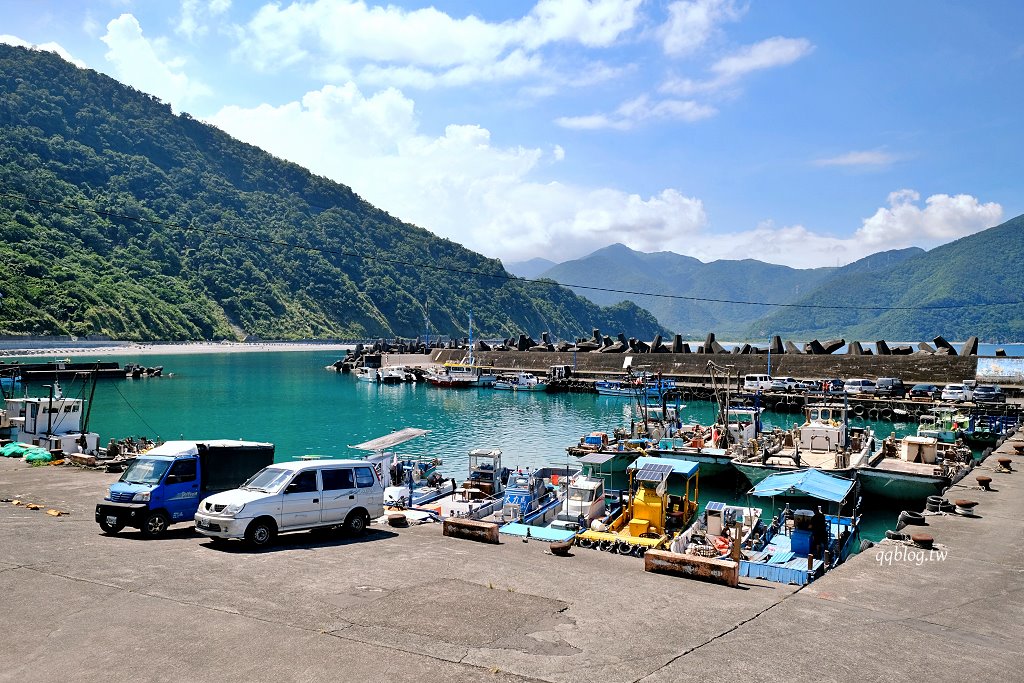 宜蘭東澳︱粉鳥林漁港秘境.漸層的藍色海水超級夢幻,有台版下龍灣之稱 @QQ的懶骨頭 宜蘭東澳︱粉鳥林漁港秘境.漸層的藍色海水超級夢幻,有台版下龍灣之稱 @QQ的懶骨頭