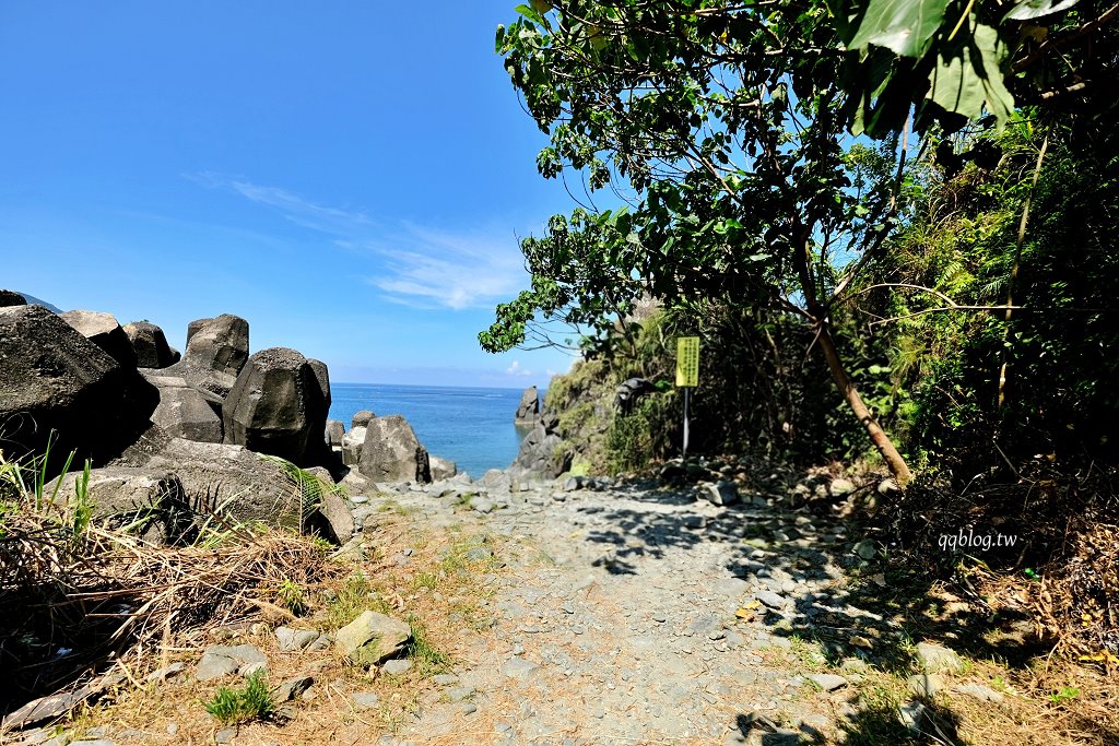 宜蘭東澳︱粉鳥林漁港秘境.漸層的藍色海水超級夢幻,有台版下龍灣之稱 @QQ的懶骨頭 宜蘭東澳︱粉鳥林漁港秘境.漸層的藍色海水超級夢幻,有台版下龍灣之稱 @QQ的懶骨頭