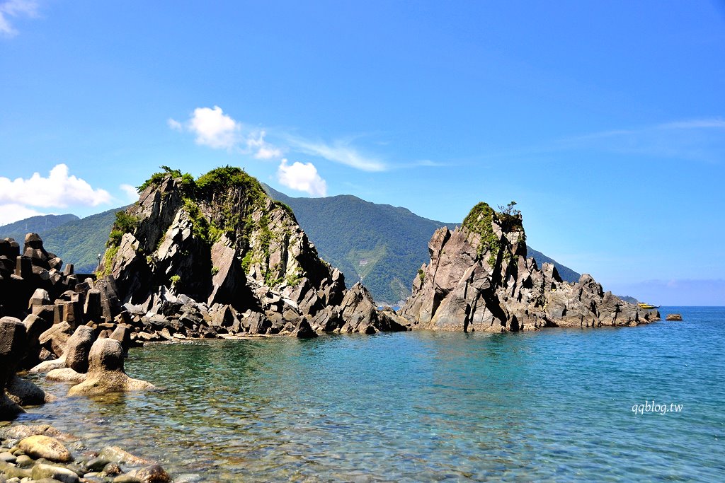 宜蘭東澳︱粉鳥林漁港秘境.漸層的藍色海水超級夢幻,有台版下龍灣之稱 @QQ的懶骨頭 宜蘭東澳︱粉鳥林漁港秘境.漸層的藍色海水超級夢幻,有台版下龍灣之稱 @QQ的懶骨頭