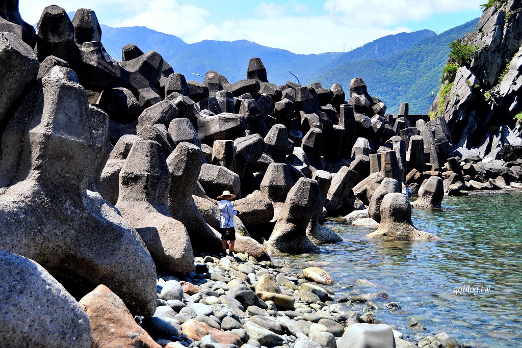 宜蘭東澳︱粉鳥林漁港秘境.漸層的藍色海水超級夢幻,有台版下龍灣之稱 @QQ的懶骨頭 宜蘭東澳︱粉鳥林漁港秘境.漸層的藍色海水超級夢幻,有台版下龍灣之稱 @QQ的懶骨頭