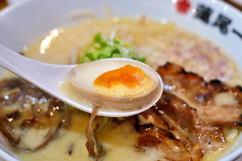 台中北區︱蓮尾一鳴 豚骨拉麵專門店.濃郁系湯頭很日式,香氣十足 @QQ的懶骨頭 台中北區︱蓮尾一鳴 豚骨拉麵專門店.濃郁系湯頭很日式,香氣十足 @QQ的懶骨頭