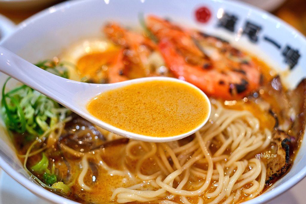 台中北區︱蓮尾一鳴 豚骨拉麵專門店.濃郁系湯頭很日式,香氣十足 @QQ的懶骨頭 台中北區︱蓮尾一鳴 豚骨拉麵專門店.濃郁系湯頭很日式,香氣十足 @QQ的懶骨頭