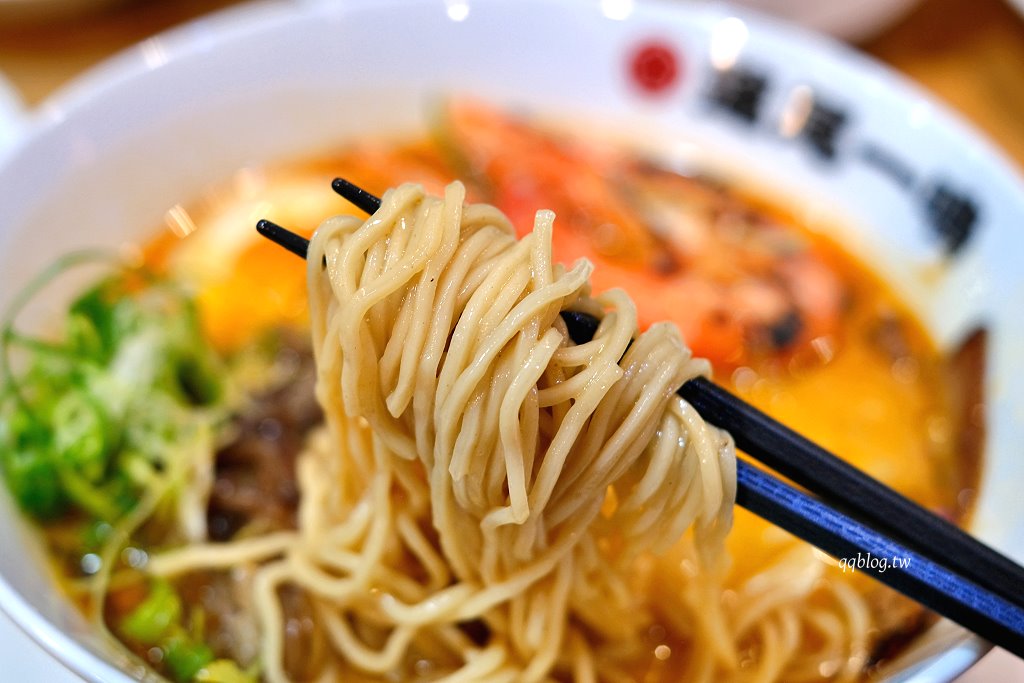 台中北區︱蓮尾一鳴 豚骨拉麵專門店.濃郁系湯頭很日式,香氣十足 @QQ的懶骨頭 台中北區︱蓮尾一鳴 豚骨拉麵專門店.濃郁系湯頭很日式,香氣十足 @QQ的懶骨頭