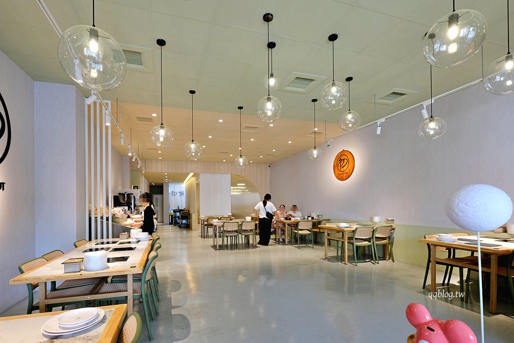 台南安南︱初鍋．每日現熬大骨湯頭，蔬菜、飲料、冰品自助吃到飽 @QQ的懶骨頭