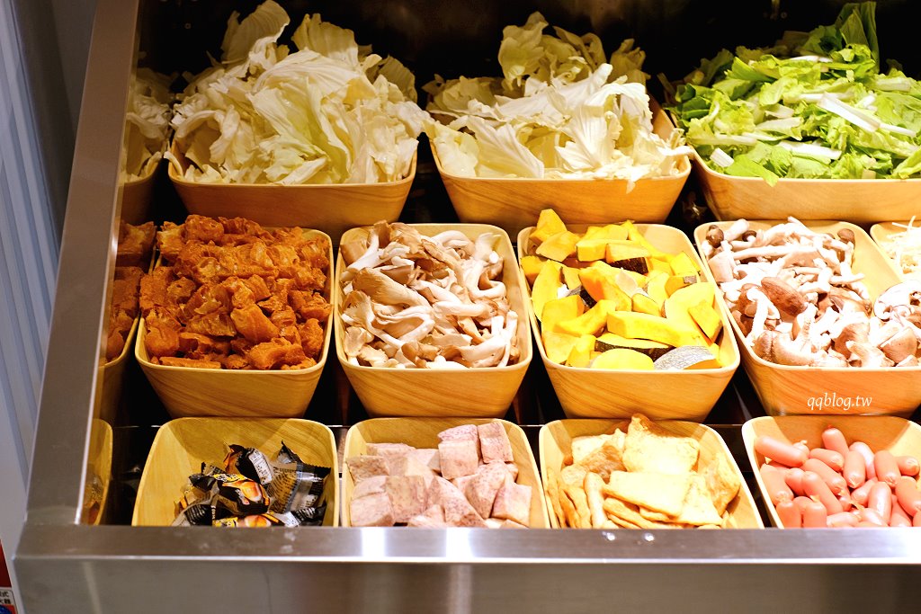 台南安南︱初鍋．每日現熬大骨湯頭，蔬菜、飲料、冰品自助吃到飽 @QQ的懶骨頭