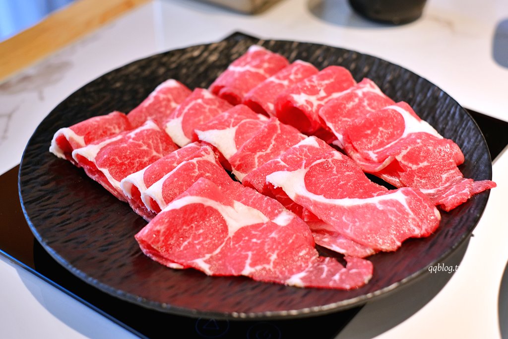 台南安南︱初鍋．每日現熬大骨湯頭，蔬菜、飲料、冰品自助吃到飽 @QQ的懶骨頭