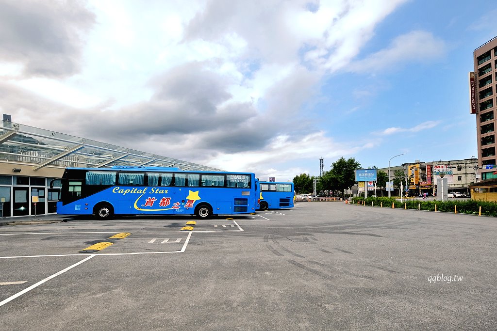 宜蘭礁溪︱礁溪溫泉公園．溫泉公園免費泡腳池，幾米兔子廣場裡有可愛兔兔出沒，超可愛 @QQ的懶骨頭