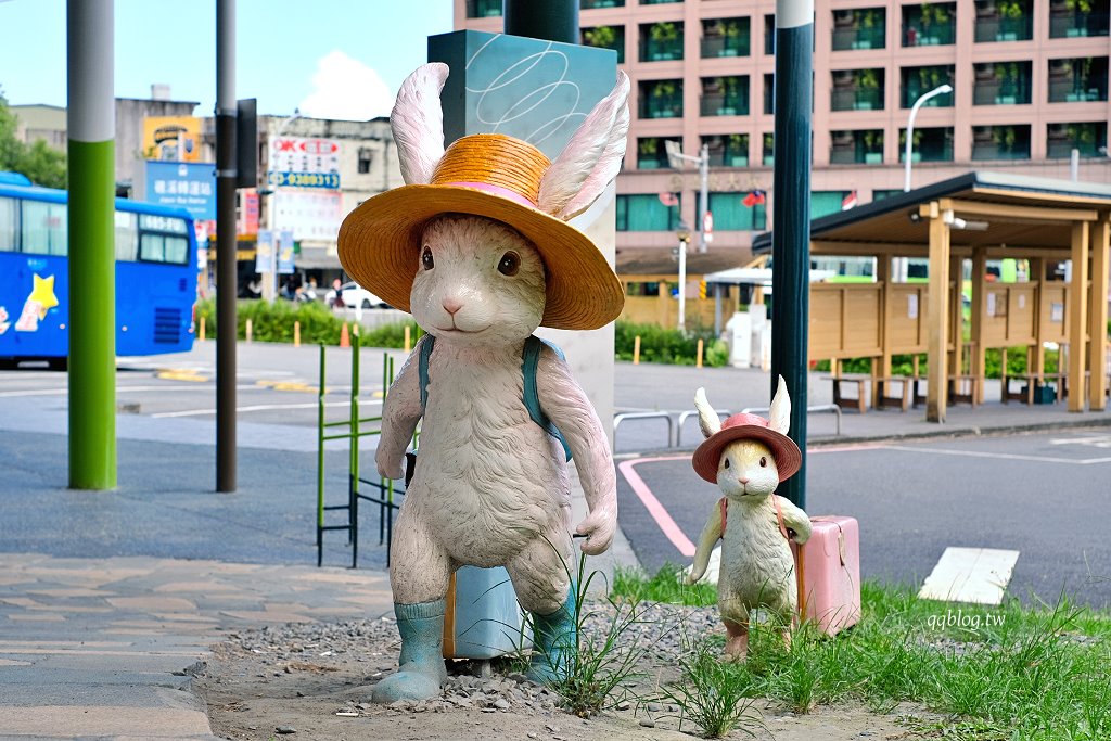 宜蘭礁溪︱礁溪溫泉公園．溫泉公園免費泡腳池，幾米兔子廣場裡有可愛兔兔出沒，超可愛 @QQ的懶骨頭