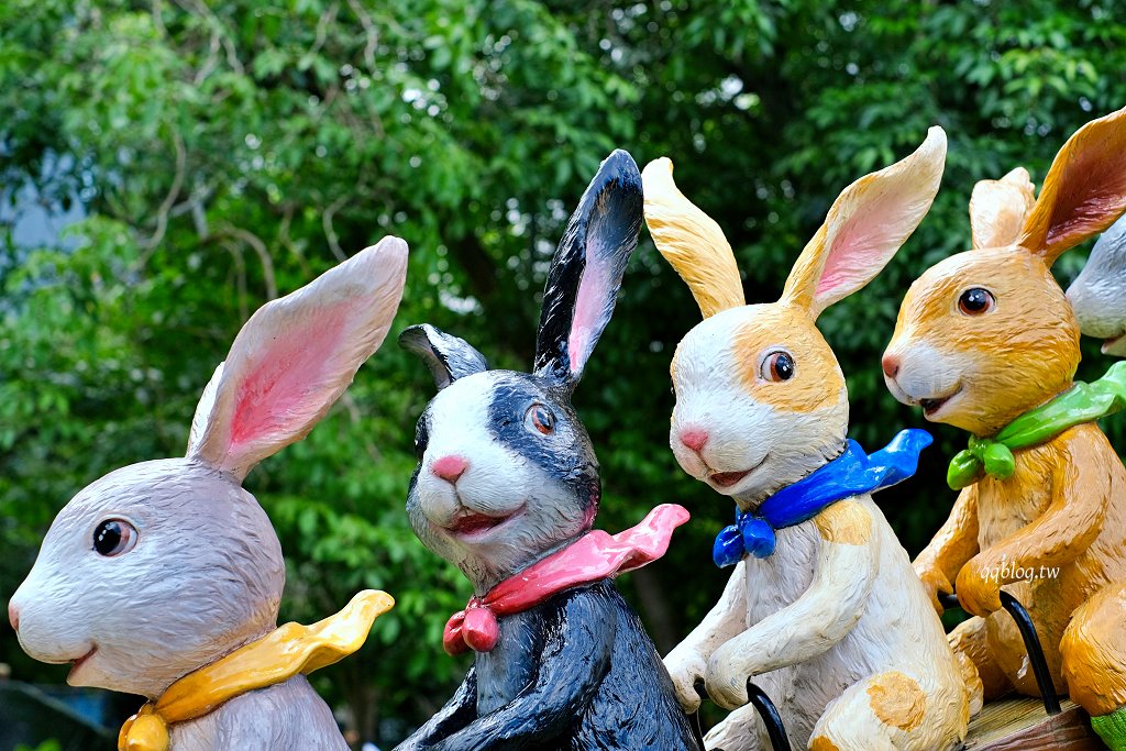 宜蘭礁溪︱礁溪溫泉公園．溫泉公園免費泡腳池，幾米兔子廣場裡有可愛兔兔出沒，超可愛 @QQ的懶骨頭