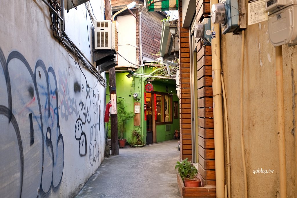 台中北區︱三時茶房，隱藏巷弄裡的老宅，賣的是香濃的杏仁茶 @QQ的懶骨頭