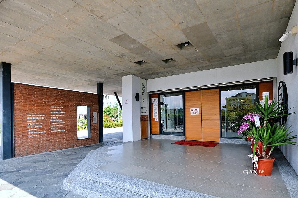 宜蘭︱宜蘭市立圖書館/宜蘭市李科永紀念圖書館.幾米繪本人偶超可愛又好拍 @QQ的懶骨頭 宜蘭︱宜蘭市立圖書館/宜蘭市李科永紀念圖書館.幾米繪本人偶超可愛又好拍 @QQ的懶骨頭