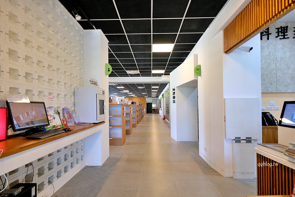 宜蘭︱宜蘭市立圖書館/宜蘭市李科永紀念圖書館.幾米繪本人偶超可愛又好拍 @QQ的懶骨頭 宜蘭︱宜蘭市立圖書館/宜蘭市李科永紀念圖書館.幾米繪本人偶超可愛又好拍 @QQ的懶骨頭