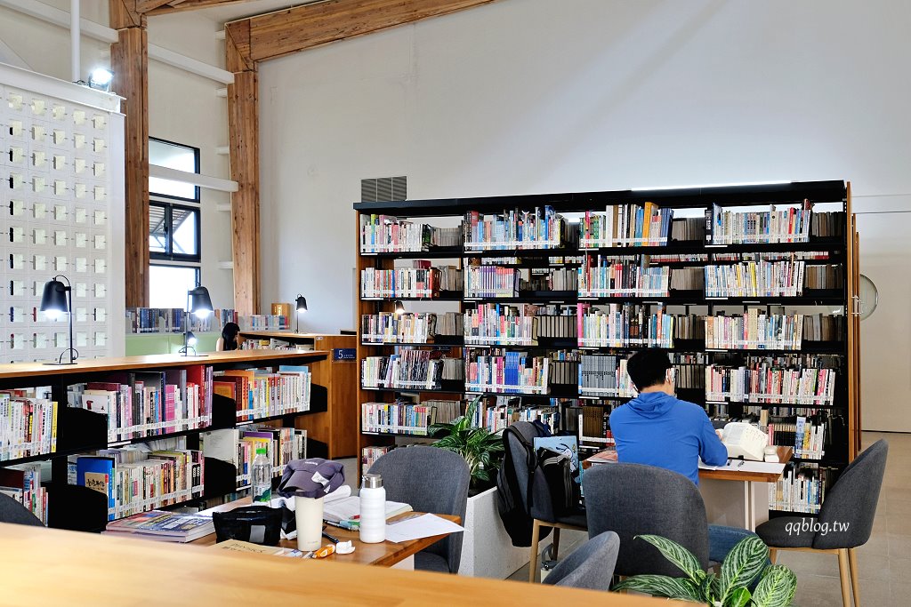 宜蘭︱宜蘭市立圖書館/宜蘭市李科永紀念圖書館.幾米繪本人偶超可愛又好拍 @QQ的懶骨頭 宜蘭︱宜蘭市立圖書館/宜蘭市李科永紀念圖書館.幾米繪本人偶超可愛又好拍 @QQ的懶骨頭