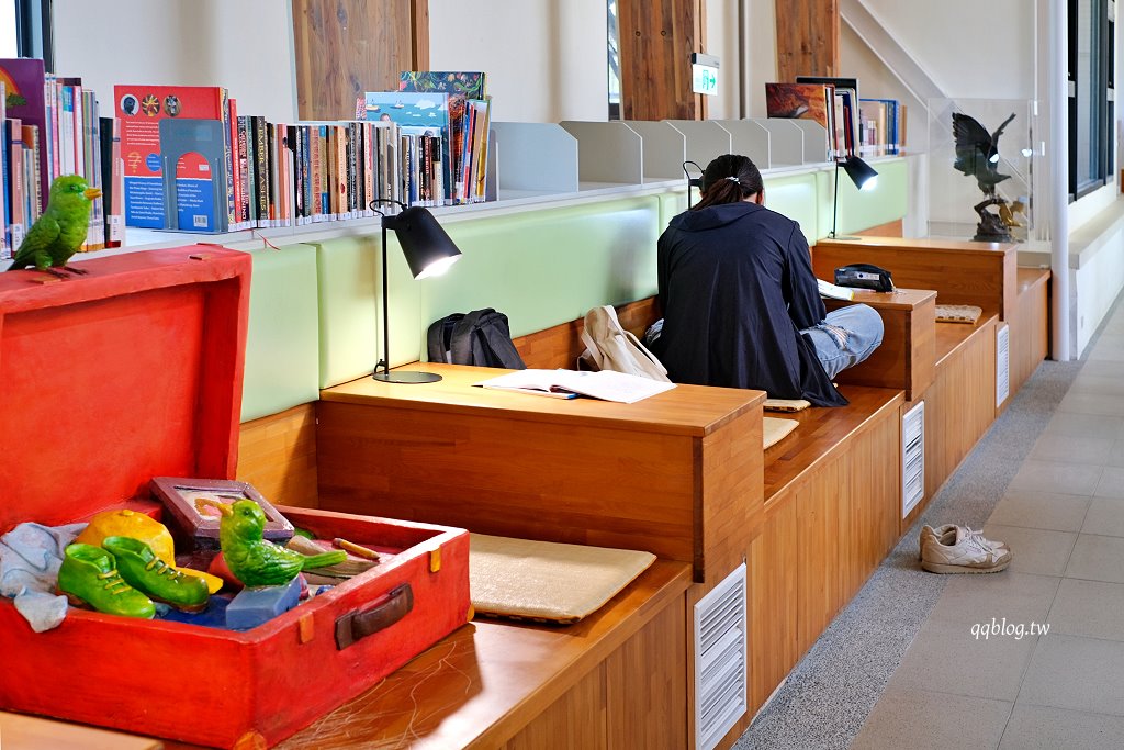 宜蘭︱宜蘭市立圖書館/宜蘭市李科永紀念圖書館.幾米繪本人偶超可愛又好拍 @QQ的懶骨頭 宜蘭︱宜蘭市立圖書館/宜蘭市李科永紀念圖書館.幾米繪本人偶超可愛又好拍 @QQ的懶骨頭