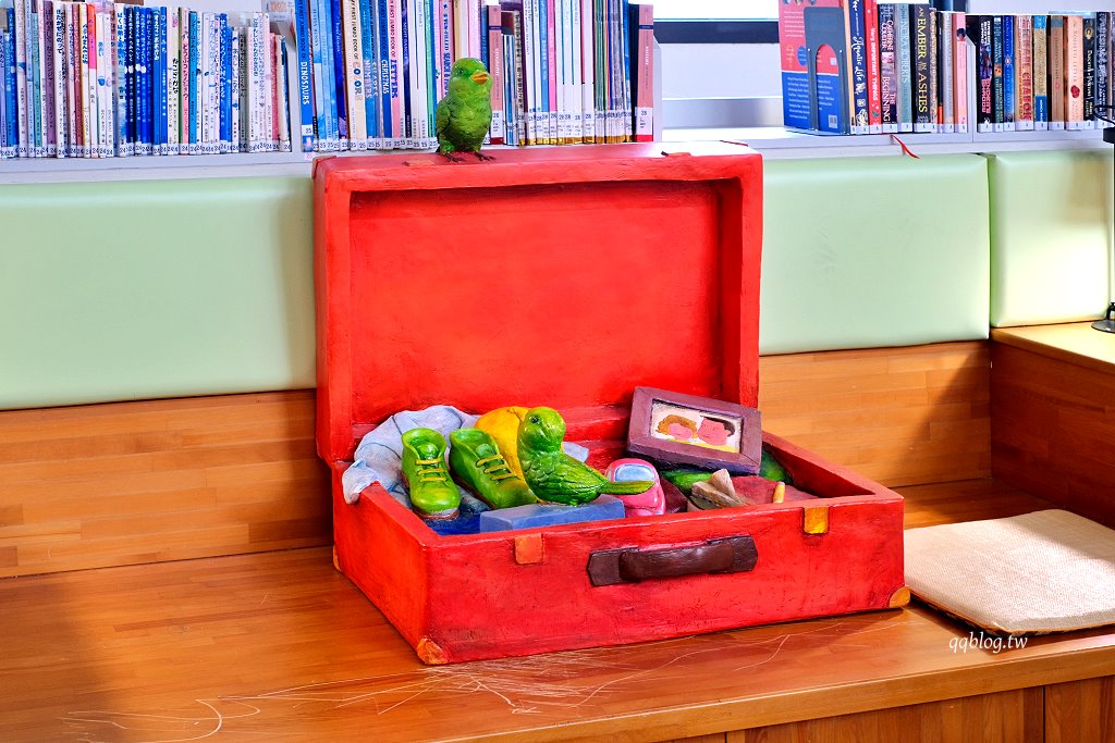 宜蘭︱宜蘭市立圖書館/宜蘭市李科永紀念圖書館.幾米繪本人偶超可愛又好拍 @QQ的懶骨頭 宜蘭︱宜蘭市立圖書館/宜蘭市李科永紀念圖書館.幾米繪本人偶超可愛又好拍 @QQ的懶骨頭