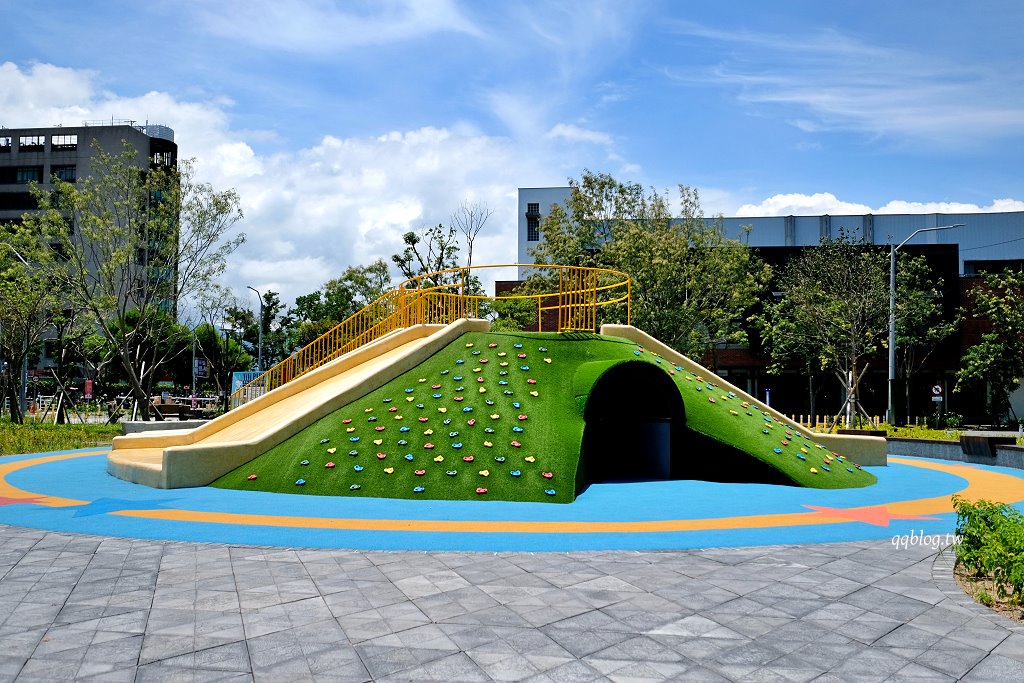 宜蘭︱宜蘭市立圖書館/宜蘭市李科永紀念圖書館.幾米繪本人偶超可愛又好拍 @QQ的懶骨頭 宜蘭︱宜蘭市立圖書館/宜蘭市李科永紀念圖書館.幾米繪本人偶超可愛又好拍 @QQ的懶骨頭