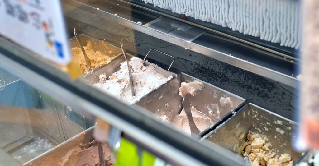 屏東恆春︱後壁湖潮間帶&小巴里島岩．廣大平緩的珊瑚礁海蝕平台，適合親子同遊 @QQ的懶骨頭