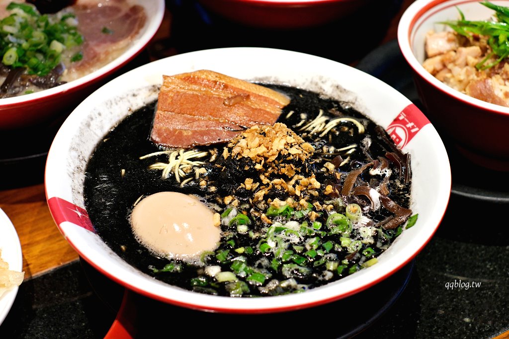 台中西屯︱Nagi豚骨拉麵 凪．濃郁風味特色拉麵，四種口味都值得一試，每週的限定王更是不能錯過 @QQ的懶骨頭