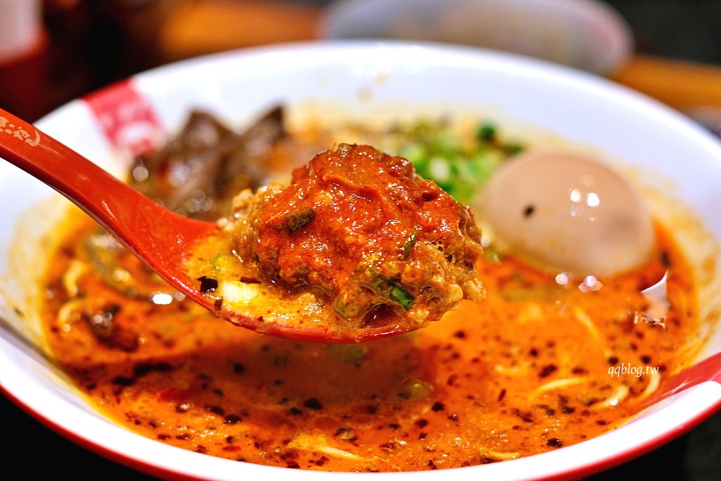 台中西屯︱Nagi豚骨拉麵 凪．濃郁風味特色拉麵，四種口味都值得一試，每週的限定王更是不能錯過 @QQ的懶骨頭