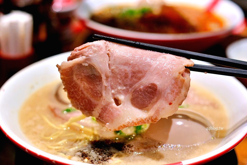 台中西屯︱Nagi豚骨拉麵 凪．濃郁風味特色拉麵，四種口味都值得一試，每週的限定王更是不能錯過 @QQ的懶骨頭