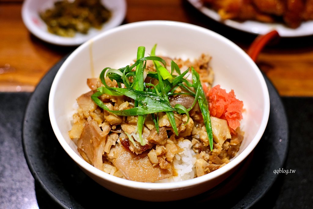 台中西屯︱Nagi豚骨拉麵 凪．濃郁風味特色拉麵，四種口味都值得一試，每週的限定王更是不能錯過 @QQ的懶骨頭