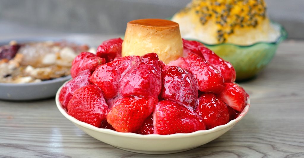 台南中西區︱冰鄉．台南超人氣冰品，季節限定草莓冰大口滿足 @QQ的懶骨頭