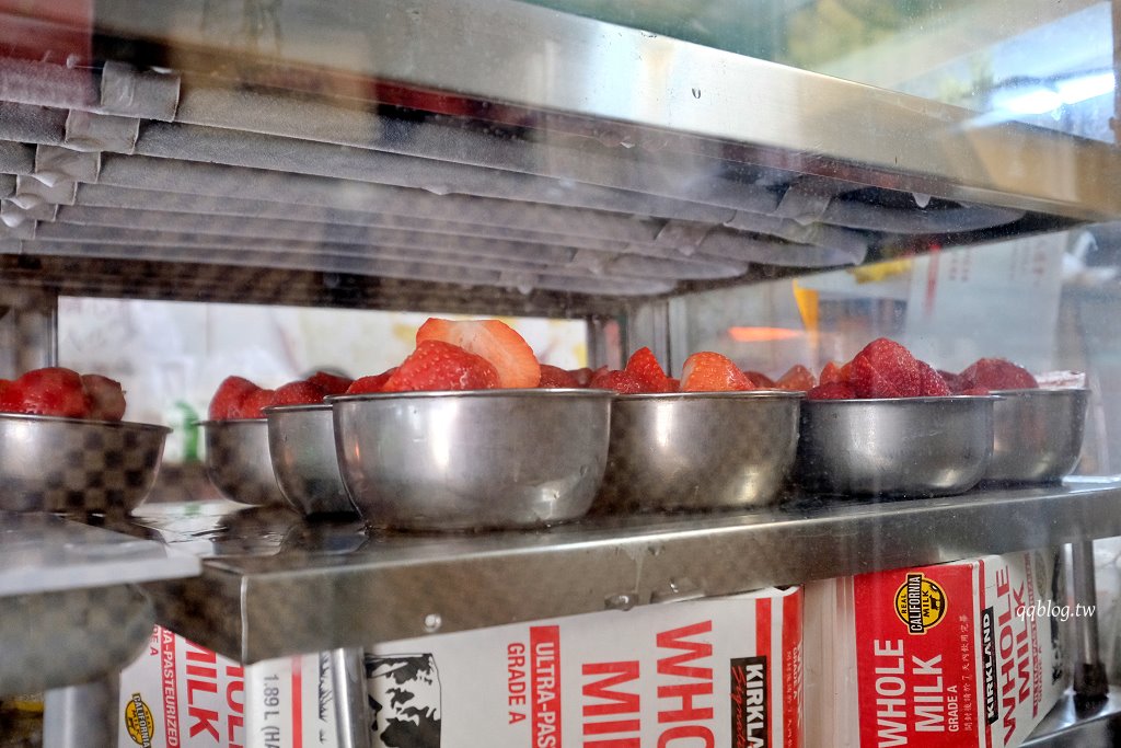 台南中西區︱冰鄉．台南超人氣冰品，季節限定草莓冰大口滿足 @QQ的懶骨頭