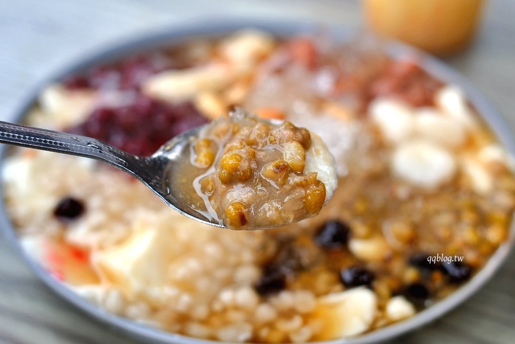 台南中西區︱冰鄉．台南超人氣冰品，季節限定草莓冰大口滿足 @QQ的懶骨頭