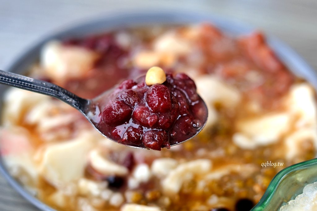 台南中西區︱冰鄉．台南超人氣冰品，季節限定草莓冰大口滿足 @QQ的懶骨頭