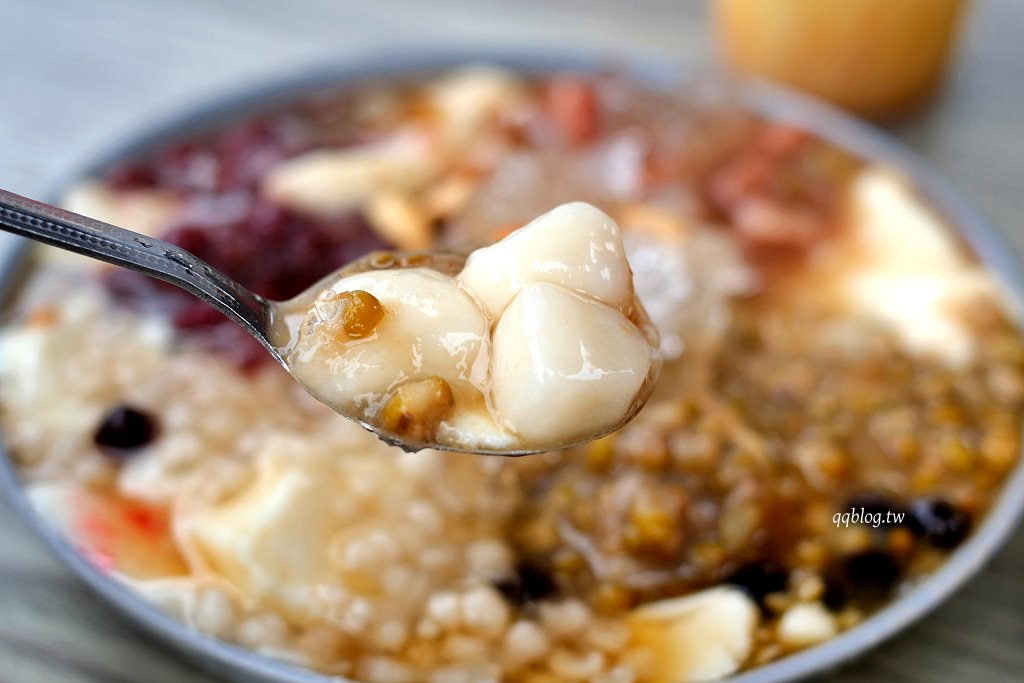 台南中西區︱冰鄉．台南超人氣冰品，季節限定草莓冰大口滿足 @QQ的懶骨頭