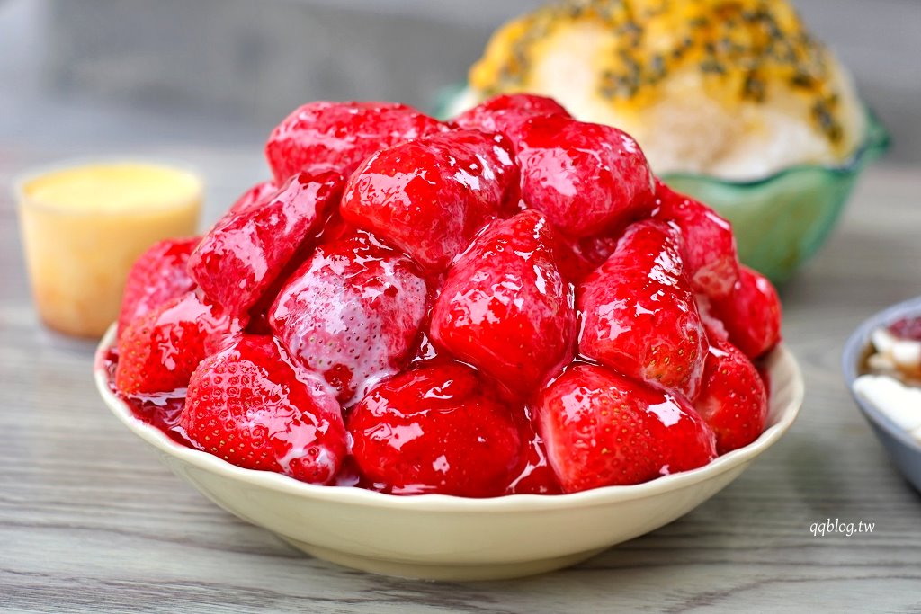 台南中西區︱冰鄉．台南超人氣冰品，季節限定草莓冰大口滿足 @QQ的懶骨頭