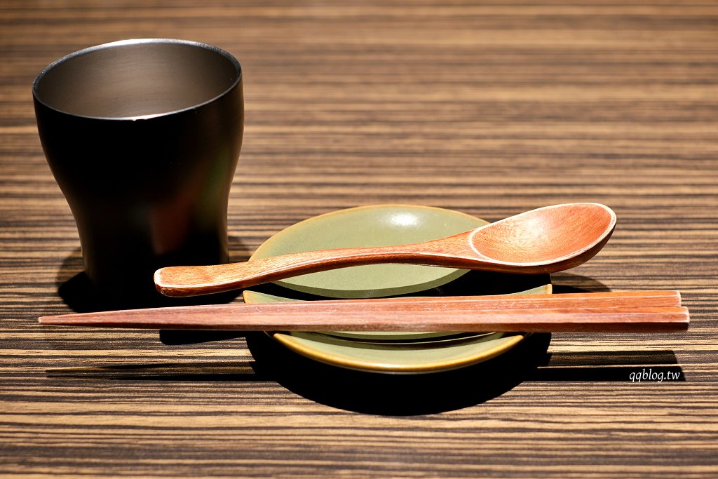 台中南屯︱客觀炭火小料理．藏身在七期裡的炭火直烤和牛挽肉，免飛日本也能吃到日式漢堡排 @QQ的懶骨頭