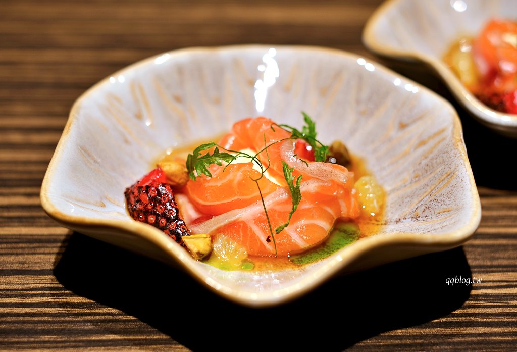 台中南屯︱客觀炭火小料理．藏身在七期裡的炭火直烤和牛挽肉，免飛日本也能吃到日式漢堡排 @QQ的懶骨頭