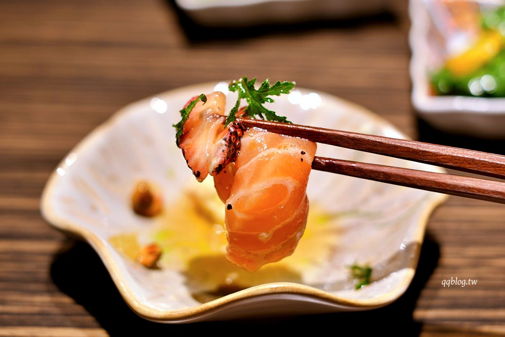 台中南屯︱客觀炭火小料理．藏身在七期裡的炭火直烤和牛挽肉，免飛日本也能吃到日式漢堡排 @QQ的懶骨頭