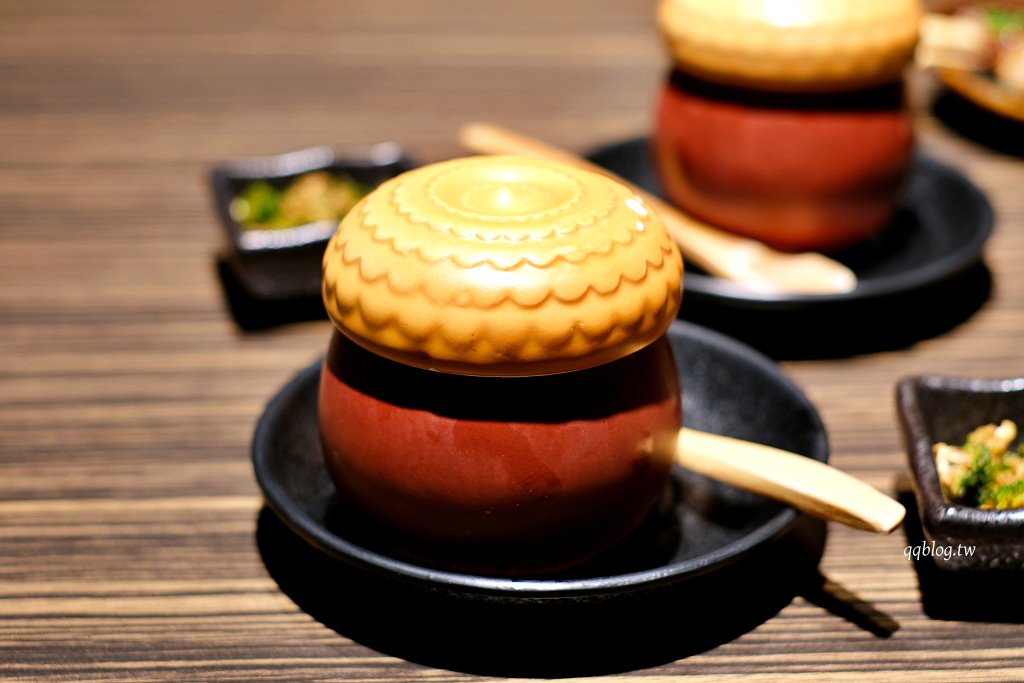 台中南屯︱客觀炭火小料理．藏身在七期裡的炭火直烤和牛挽肉，免飛日本也能吃到日式漢堡排 @QQ的懶骨頭