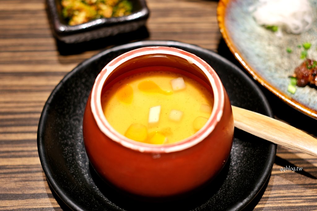 台中南屯︱客觀炭火小料理．藏身在七期裡的炭火直烤和牛挽肉，免飛日本也能吃到日式漢堡排 @QQ的懶骨頭