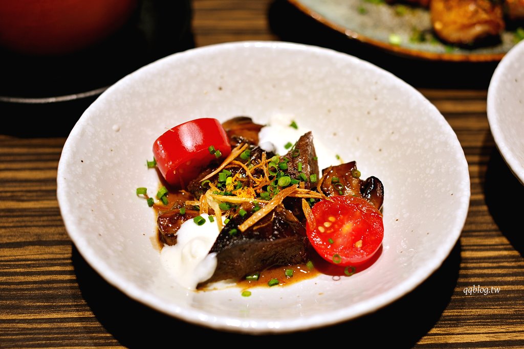 台中南屯︱客觀炭火小料理．藏身在七期裡的炭火直烤和牛挽肉，免飛日本也能吃到日式漢堡排 @QQ的懶骨頭