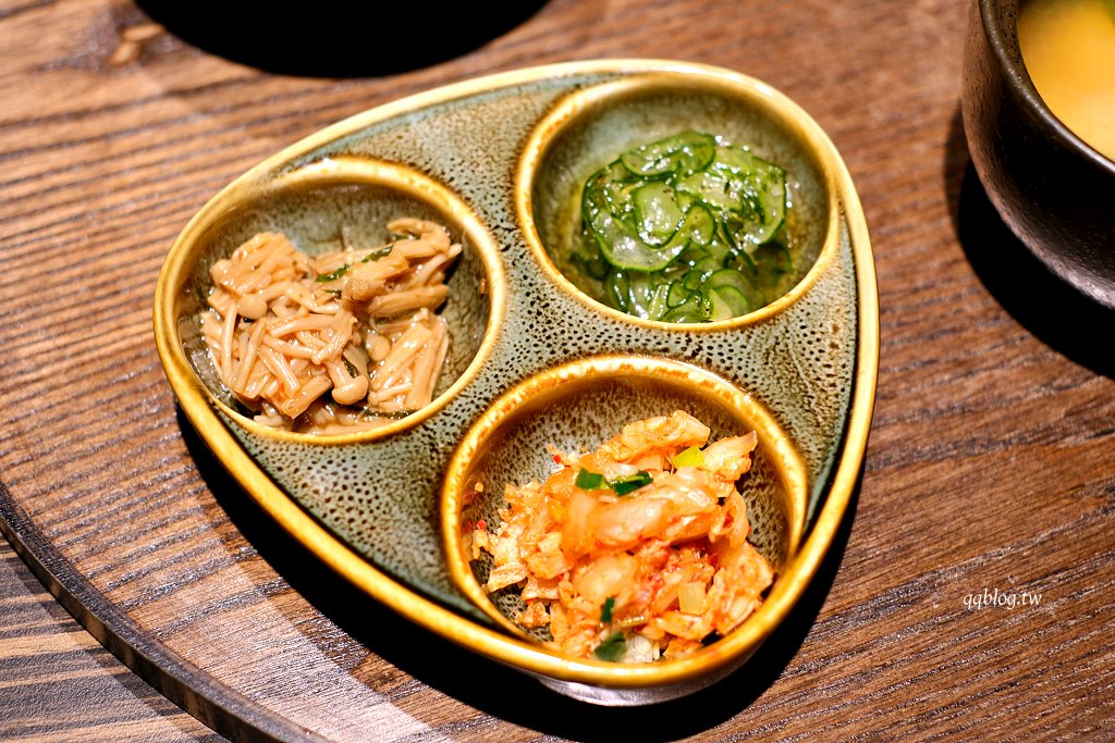 台中南屯︱客觀炭火小料理．藏身在七期裡的炭火直烤和牛挽肉，免飛日本也能吃到日式漢堡排 @QQ的懶骨頭