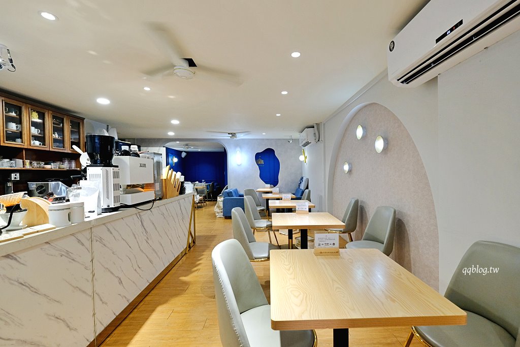 台中北區︱香緹果子咖啡館．台中最強千層蛋糕，杜拜巧克力千層真的必點 @QQ的懶骨頭