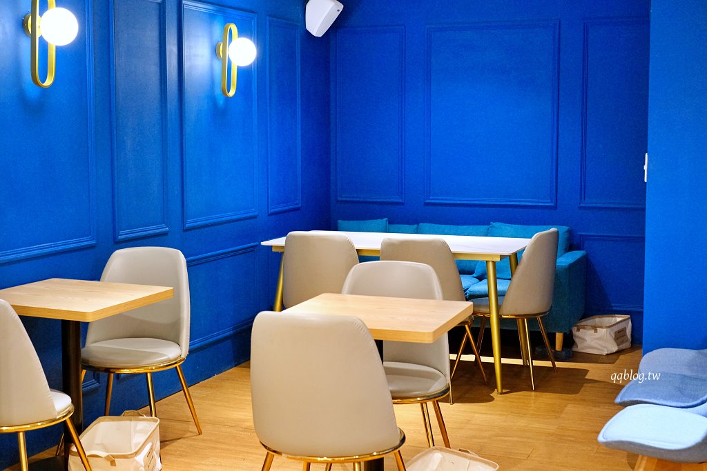 台中北區︱香緹果子咖啡館．台中最強千層蛋糕，杜拜巧克力千層真的必點 @QQ的懶骨頭