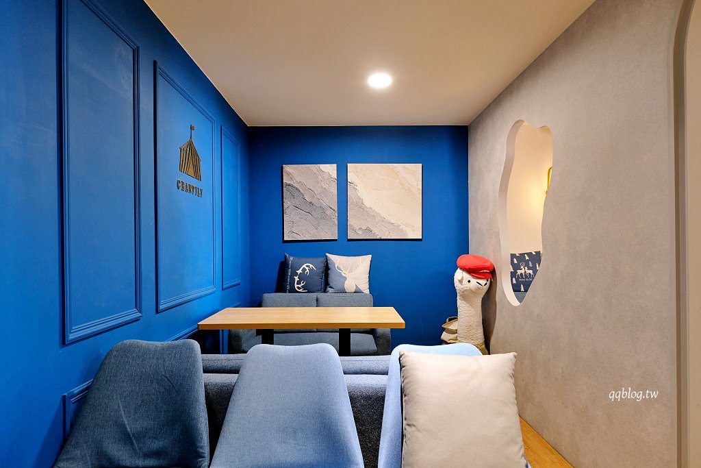 台中北區︱香緹果子咖啡館．台中最強千層蛋糕，杜拜巧克力千層真的必點 @QQ的懶骨頭