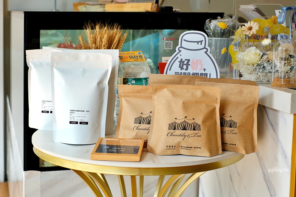 台中北區︱香緹果子咖啡館．台中最強千層蛋糕，杜拜巧克力千層真的必點 @QQ的懶骨頭