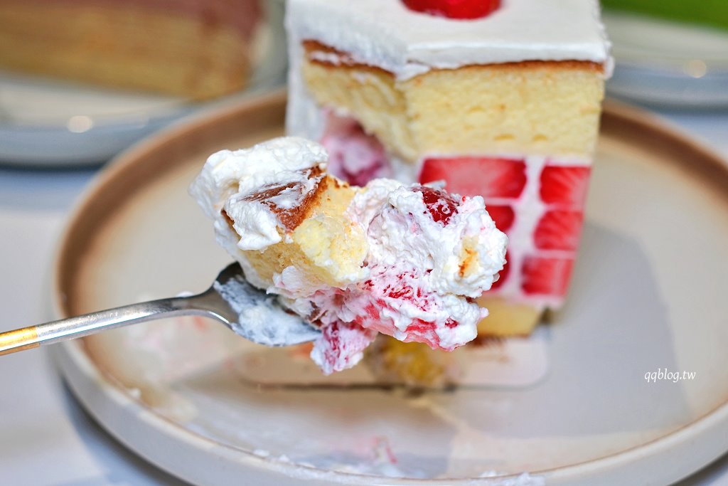 台中北區︱香緹果子咖啡館．台中最強千層蛋糕，杜拜巧克力千層真的必點 @QQ的懶骨頭