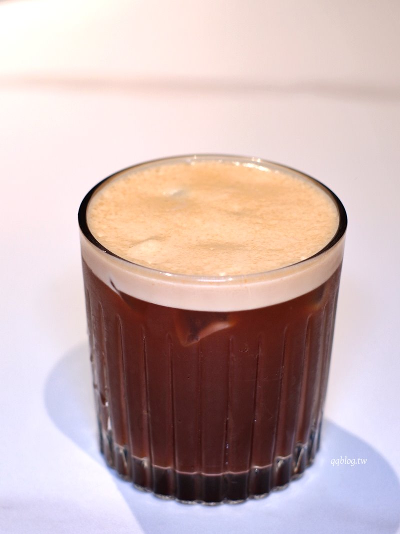 台中北區︱香緹果子咖啡館．台中最強千層蛋糕，杜拜巧克力千層真的必點 @QQ的懶骨頭