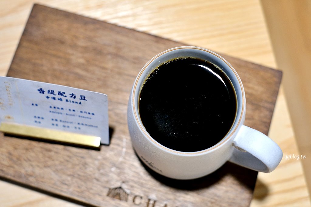 台中北區︱香緹果子咖啡館．台中最強千層蛋糕，杜拜巧克力千層真的必點 @QQ的懶骨頭