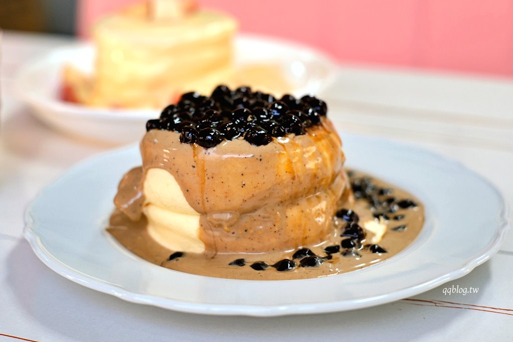 台中豐原︱王子神谷日式厚鬆餅 豐原店．百元初就可以吃到日式厚鬆餅 @QQ的懶骨頭