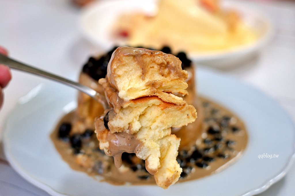 台中豐原︱王子神谷日式厚鬆餅 豐原店．百元初就可以吃到日式厚鬆餅 @QQ的懶骨頭