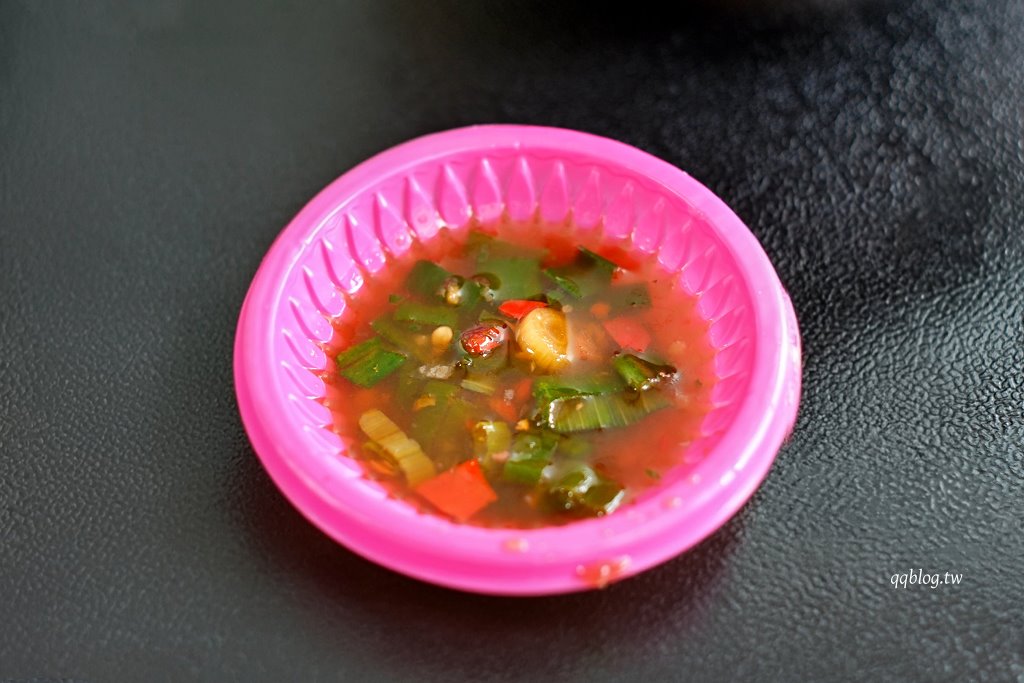 台中豐原︱康康豬豬血湯．豐原炒麵界的扛霸子，蔥辣醬是一絕，不管什麼時候都是大排長龍 @QQ的懶骨頭